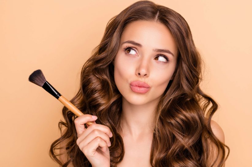 Jak zrobić letni makijaż, który przetrwa cały dzień