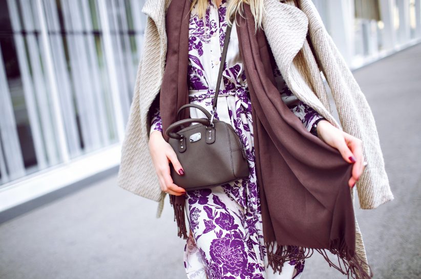 Torebka crossbody — co to znaczy? Stylizacje z torebkami crossbody i najlepsze modele!